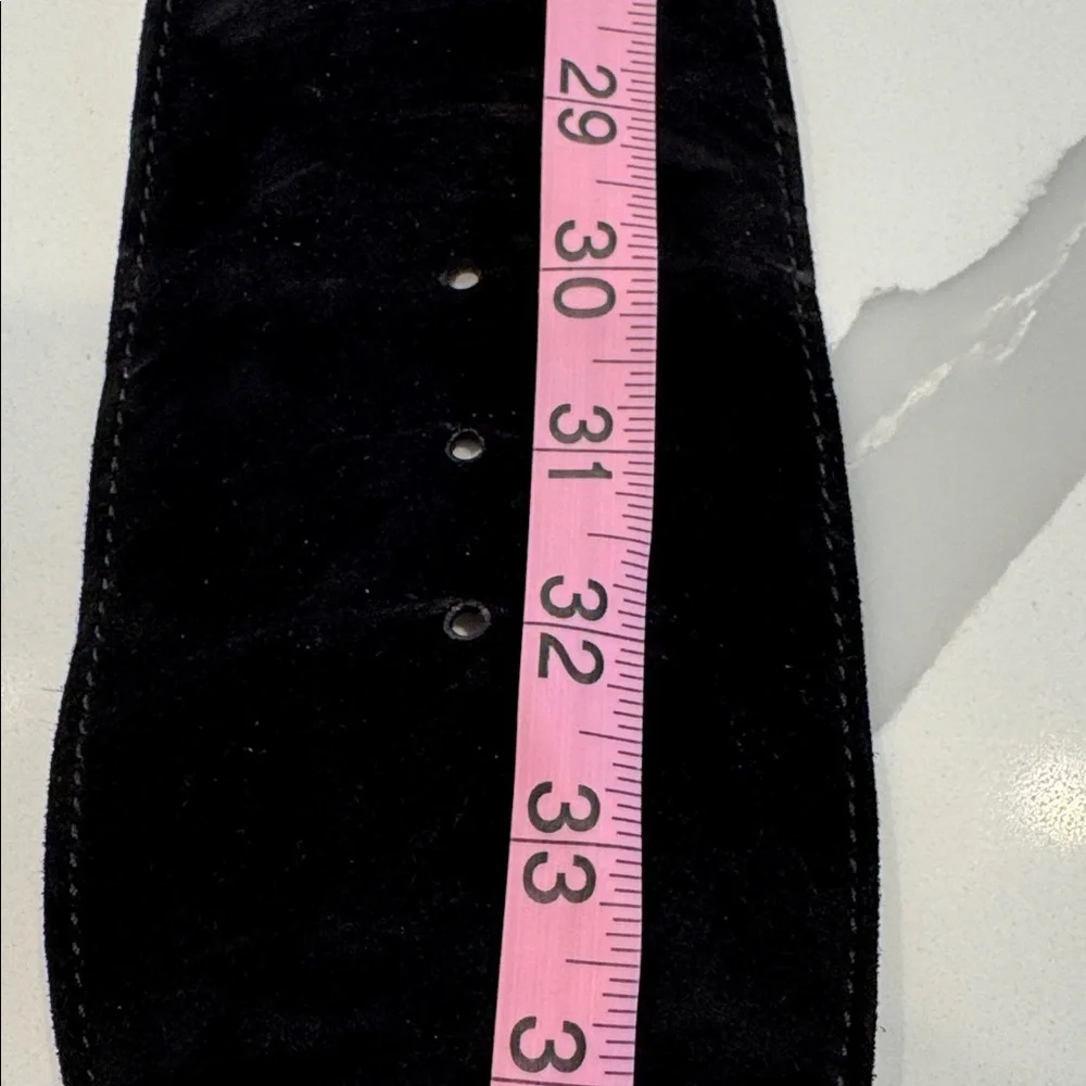 Vintage Donna Karan wide black suede belt with a large gold-tone buckle - Picture 9 of 12